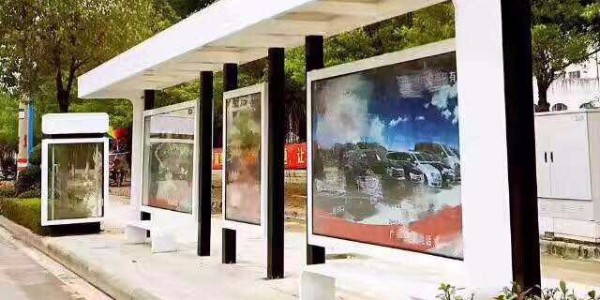 临汾市曲沃县定制公交候车亭、站牌、垃圾箱等街具